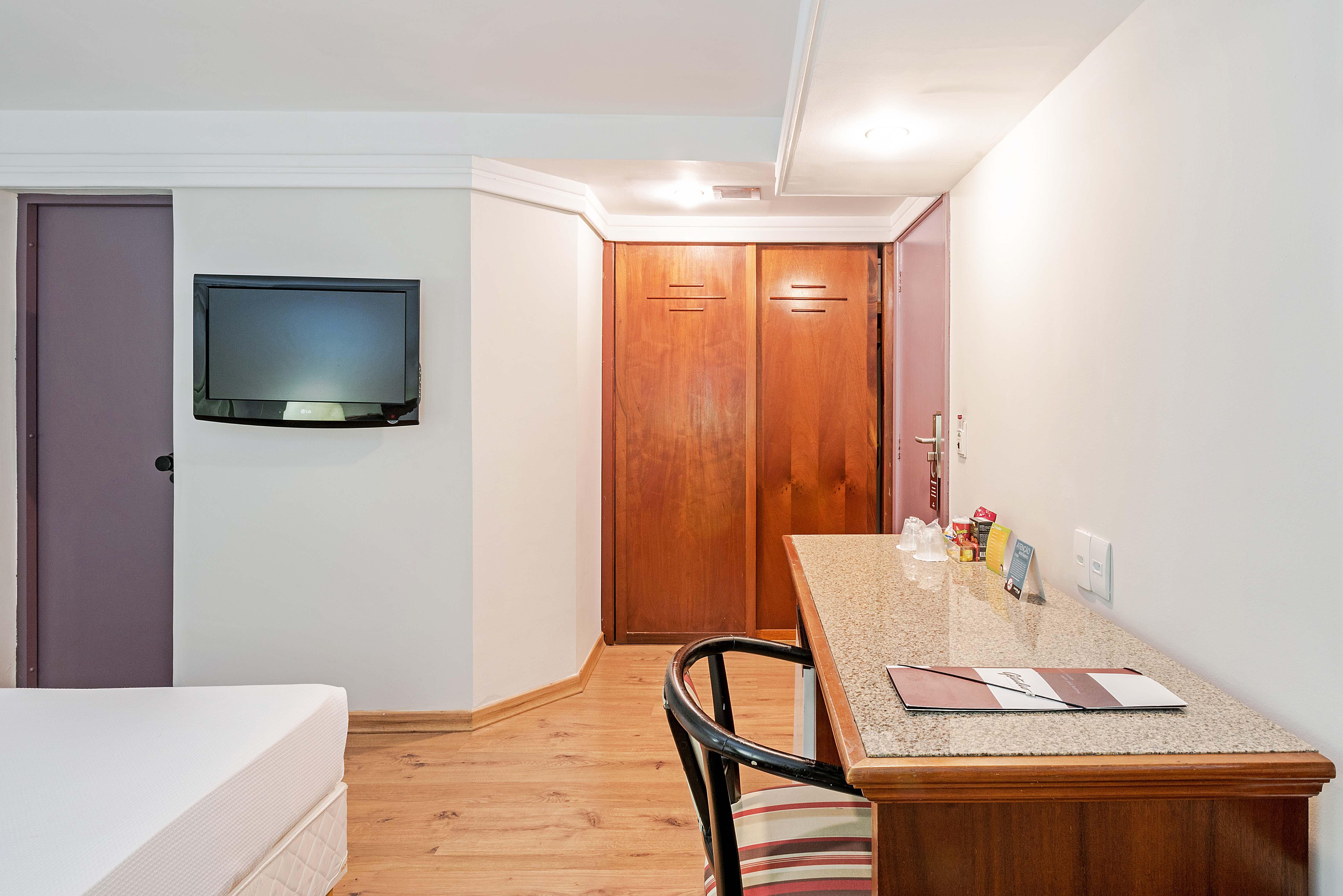 Rede Andrade Braz Hotel Куритиба Екстериор снимка